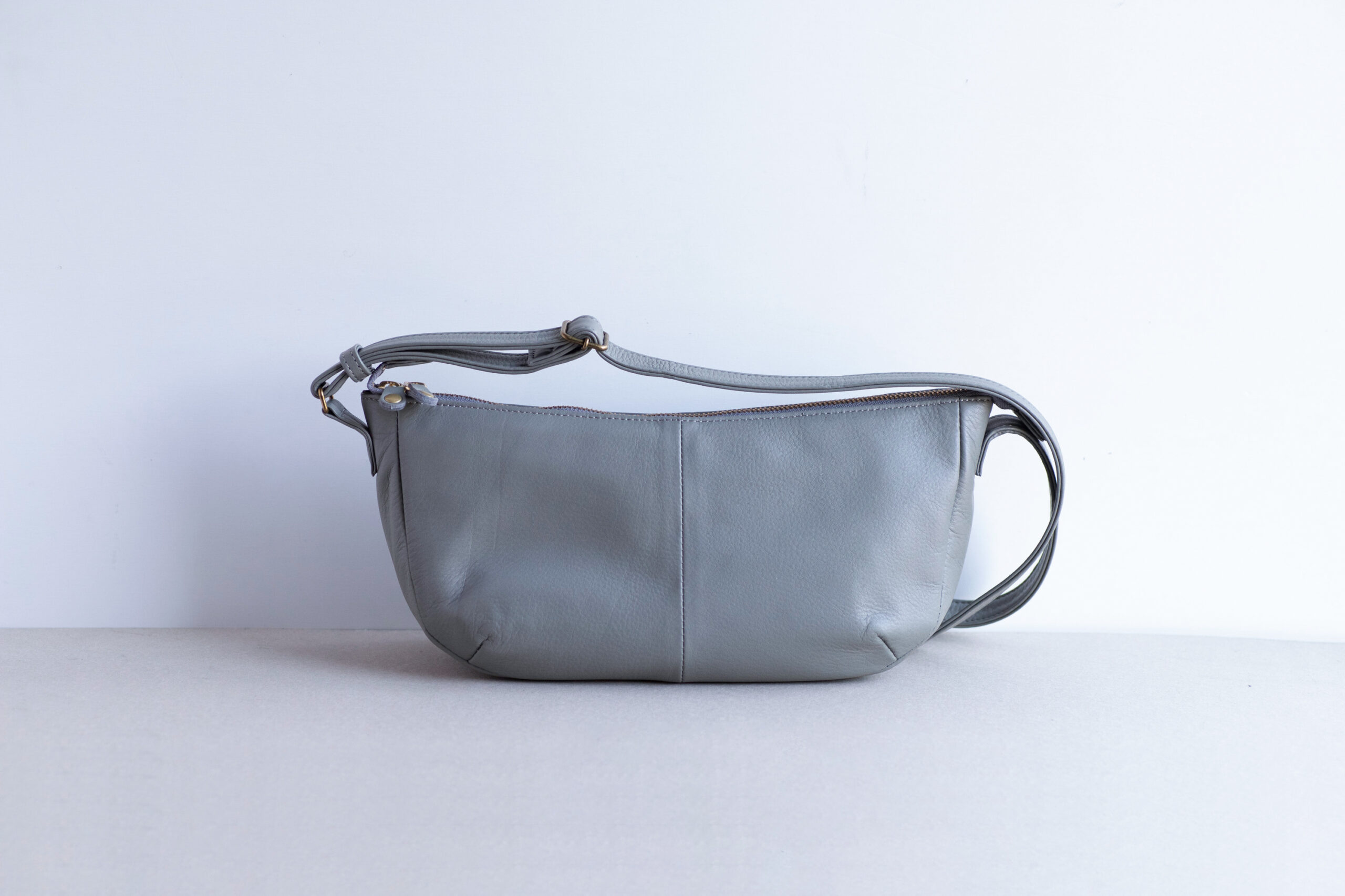 舟形ショルダーバッグ (ソフトシュリンクレザー)-img2