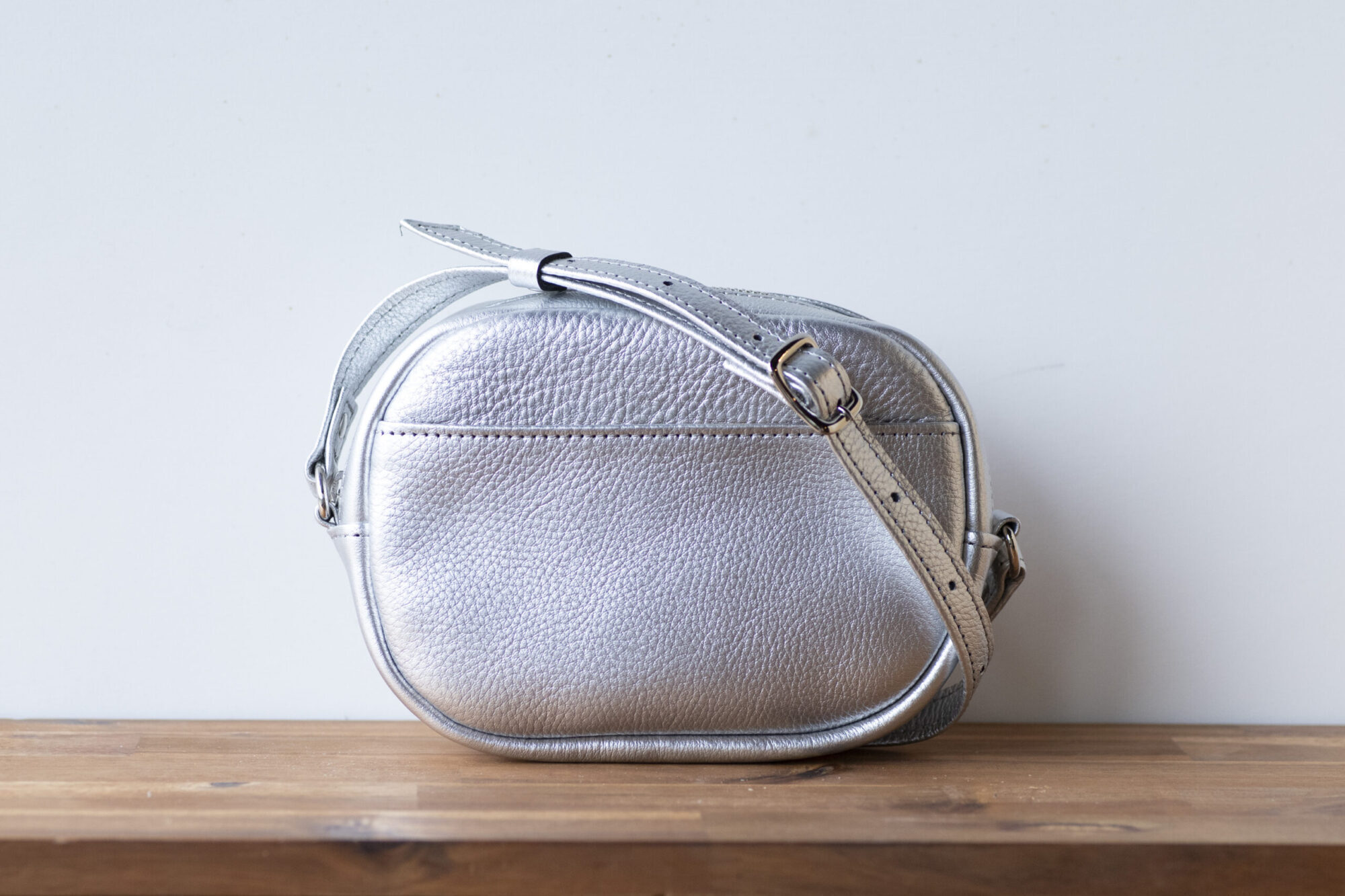 丸型ショルダーバッグ (マットシュリンクレザー)-img3