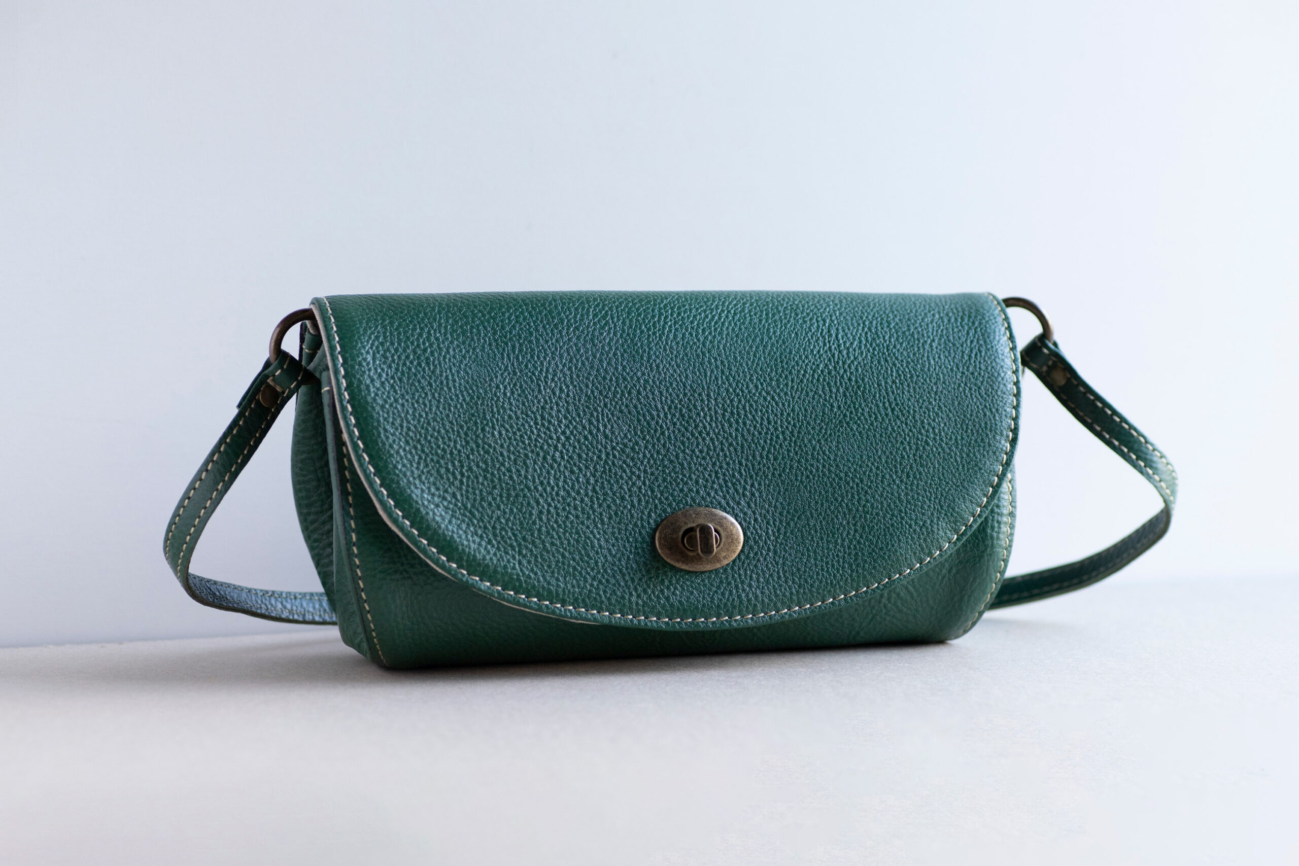 フラップ型ショルダーバッグ (ハラコ)-img3